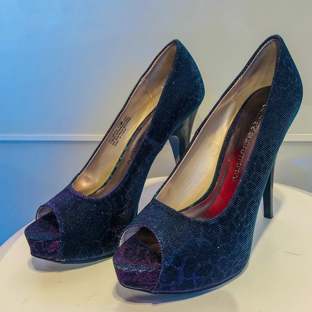 Multi colored Pumps